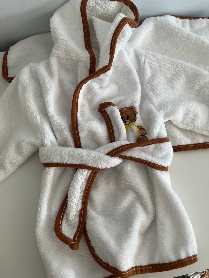 Nakışlı Beyaz Erkek Çocuk Bornoz takımı - Görsel 5