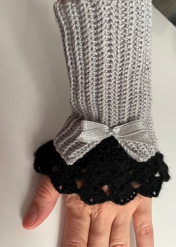 Gri Örgü Kadın Eldiveni Siyah Dantel Detaylı - Görsel 2