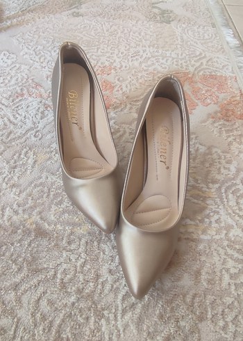 39 Beden Bej Parlak Dantelli Stiletto Topuklu Kadın Ayakkabı