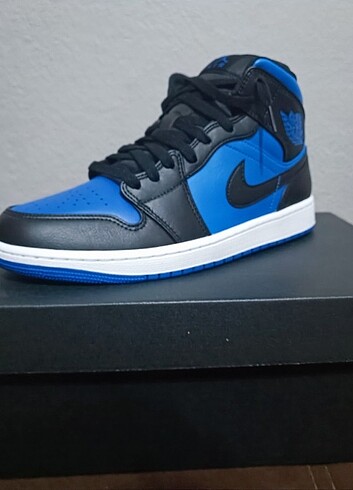 Air Jordan 1 Mid 