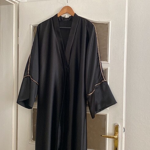 Tailı Parlak Abaya Ferace