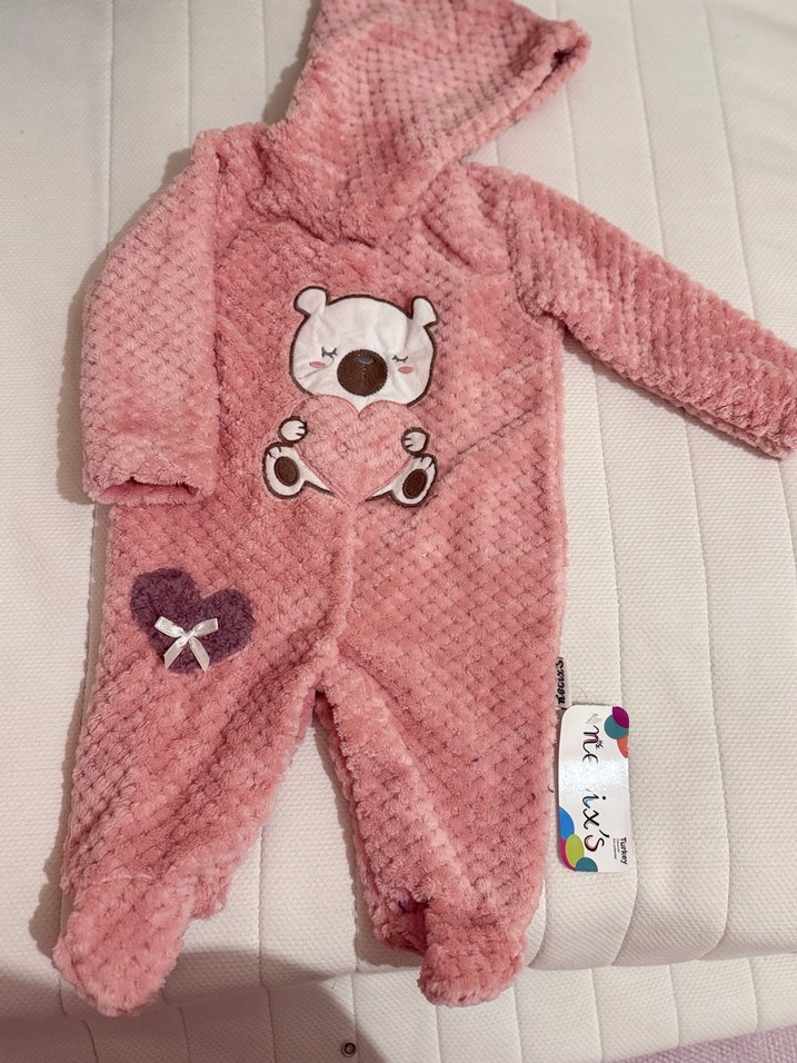 Nakışlı Örgü Pembe Bebek Tulum - Görsel 2