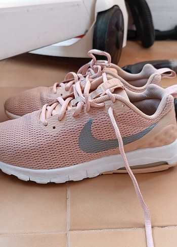 Nike Kadın Spor Ayakkabı