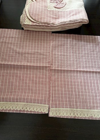 Nakışlı Pembe Yatak Örtüsü ve Yastık takımı