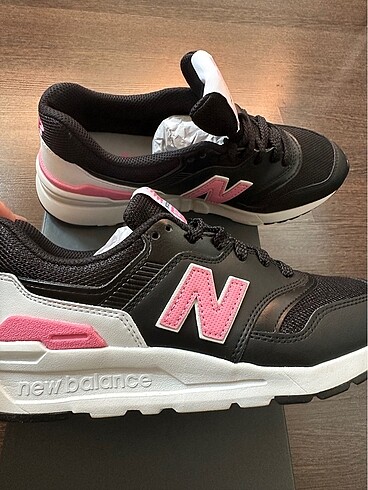 37 Beden siyah Renk NEW BALANCE 37 Numara