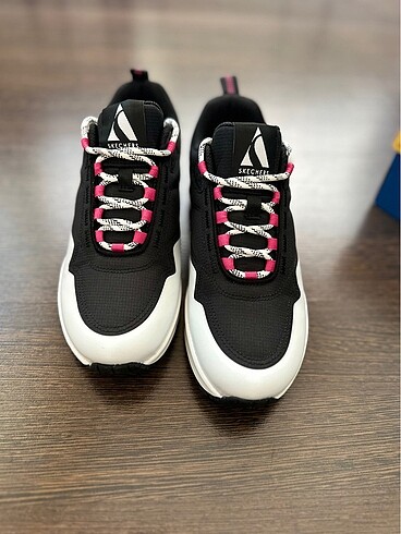 SKECHERS UNO 37 numara