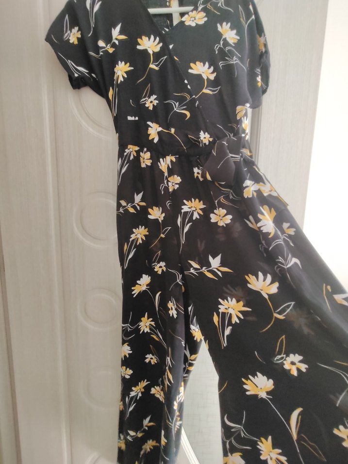 Siyah Çiçek Desenli  Tulum - Görsel 2