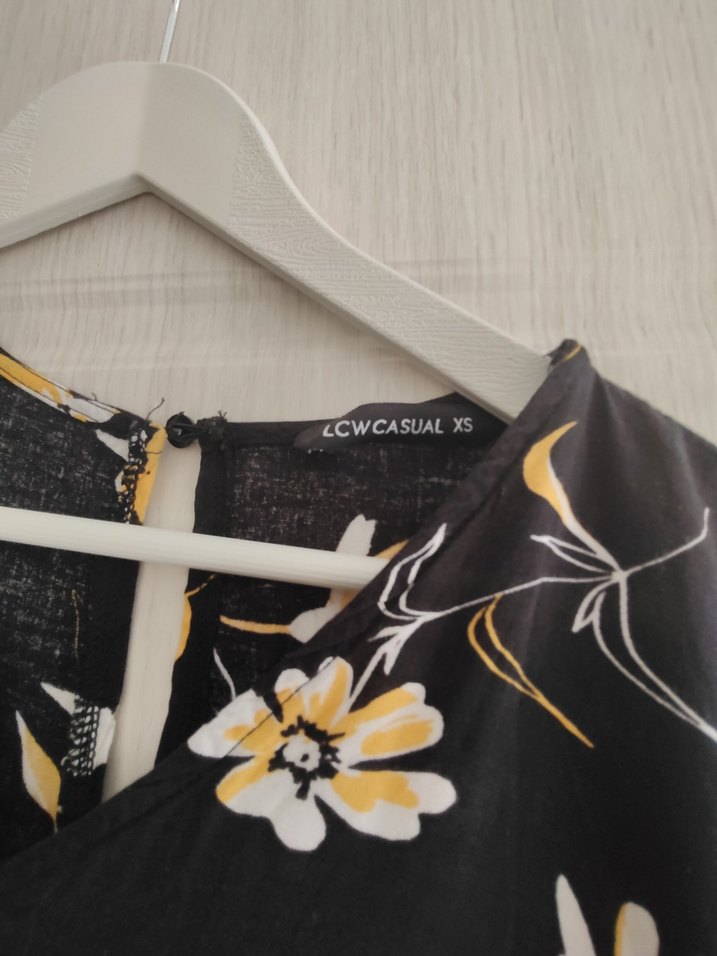 Siyah Çiçek Desenli  Tulum - Görsel 3