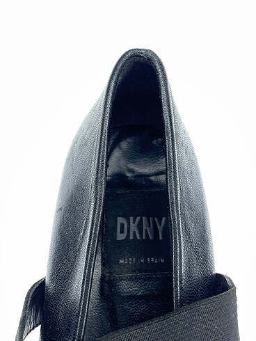 37 Beden siyah Renk DKNY Babet %70 İndirimli.