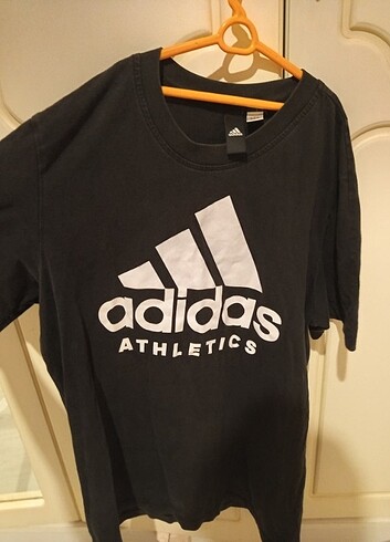 Adidas tişört 