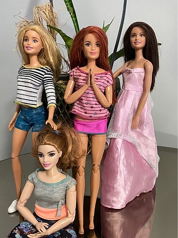 Barbie Barbie bebek AÇIKLAMAYI OKUU
