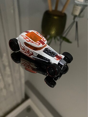  Beden Renk Hot wheels