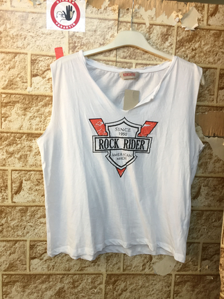Beyaz tshirt 