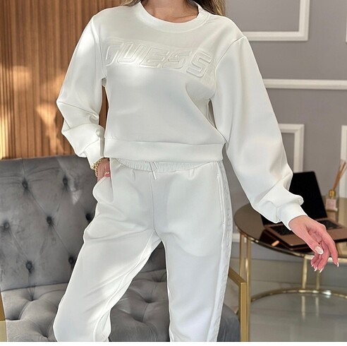 Guess beyaz eşofman takımı