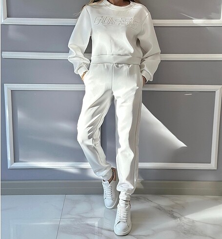 Guess Guess beyaz eşofman takımı