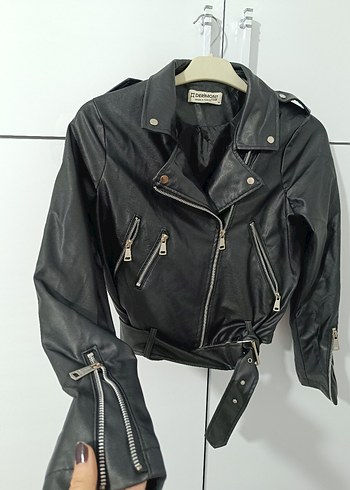 Kemerli Siyah Deri Biker Ceket