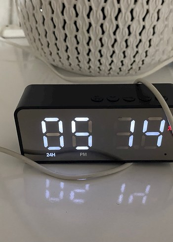 Dijital Siyah Masa Saati - Görsel 4