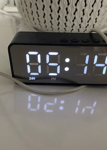 Dijital Siyah Masa Saati - Görsel 2