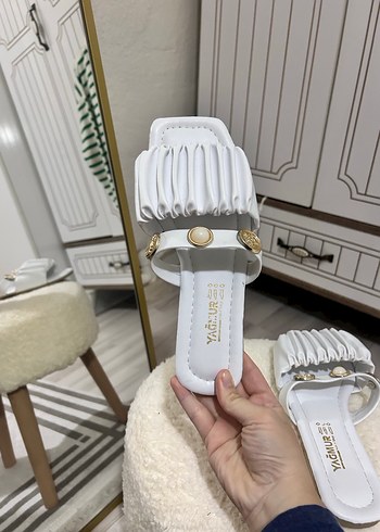 38 Beden beyaz Renk Beyaz Pilili Stiletto Topuklu Kadın Terlik
