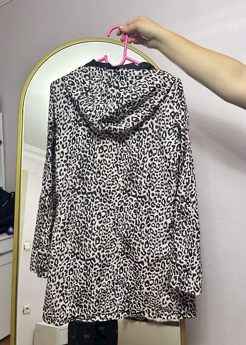 Leopar Desenli fermuarlı yağmurluk - Görsel 7