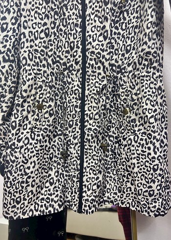 Leopar Desenli fermuarlı yağmurluk - Görsel 2