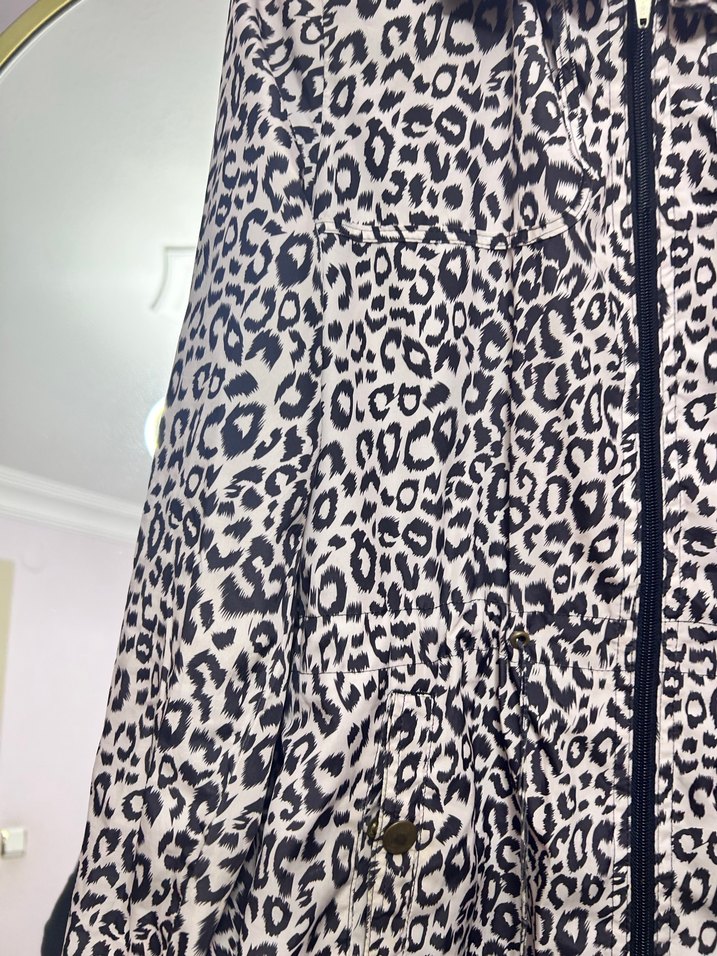 Leopar Desenli fermuarlı yağmurluk - Görsel 3