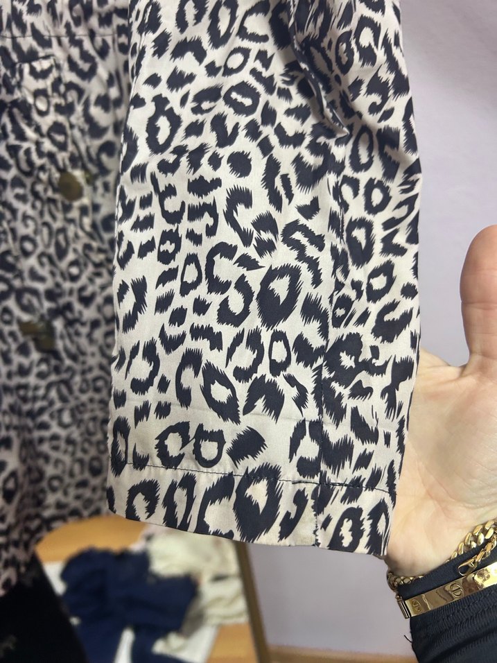Leopar Desenli fermuarlı yağmurluk - Görsel 5