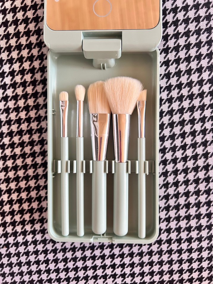 Bej Pastel Makyaj Fırça Seti led ışıklı aynalı - Görsel 3