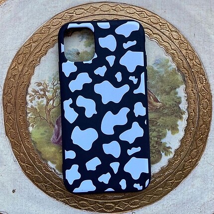 iPhone 11 inek desenli kılıf