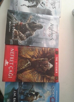 Assassin creeds witcher ve god of war kitapları