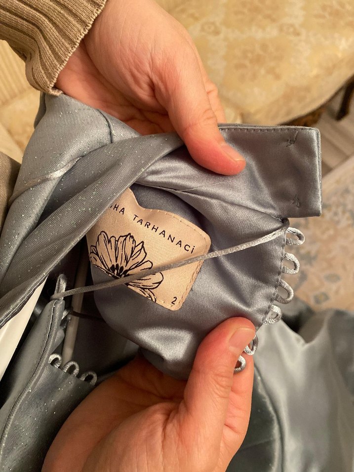 Gri Yüksek Yakalı Drapeli Uzun Kadın Elbise - Görsel 4