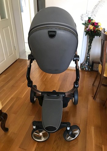 Beyaz ve gri bebek arabası - Görsel 3