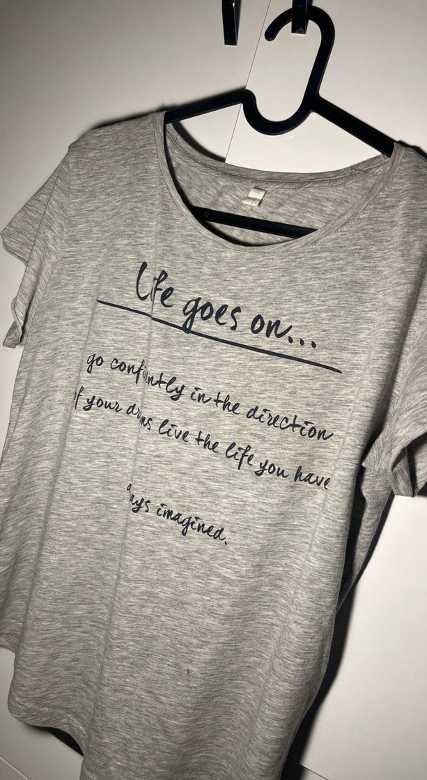 Gri Baskılı Kadın Kısa Kollu Tişört - Görsel 2