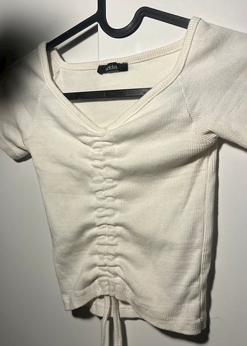 V Yaka Kısa Kollu Fit Kesim Keten Bluz - Görsel 2