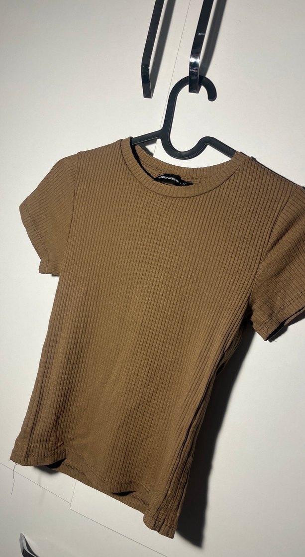 Kadın Bej Kısa Kollu Fit Kesim Tişört - Görsel 2