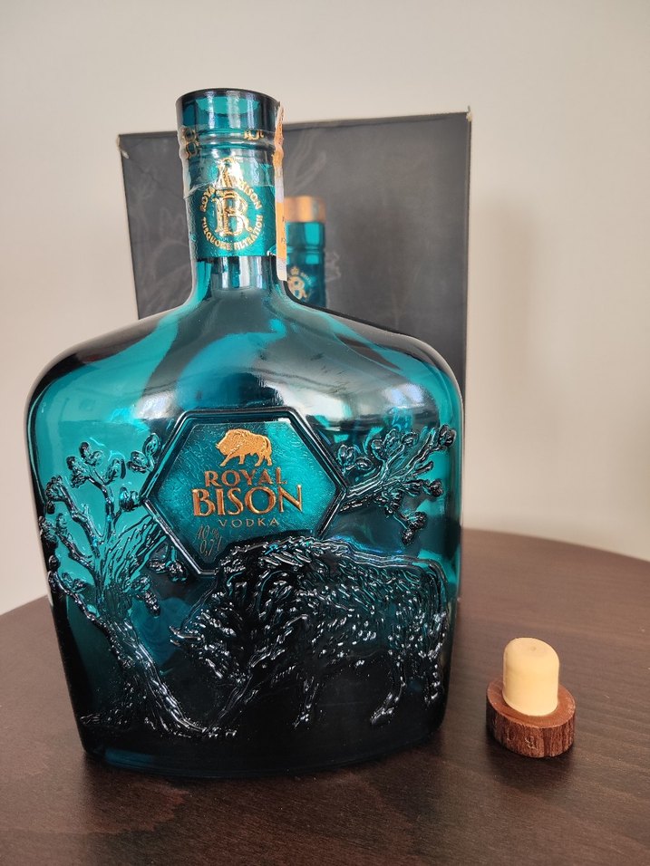Royal Bison Vodka Koleksiyonluk Boş Şişe 700ml  Orijinal Kutulu - Görsel 3