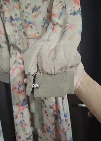 Bej Çiçek Desenli Uzun Şifon Elbise - Görsel 5