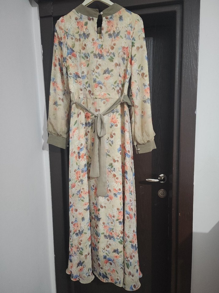 Bej Çiçek Desenli Uzun Şifon Elbise - Görsel 3