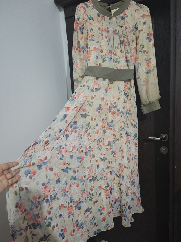 Bej Çiçek Desenli Uzun Şifon Elbise - Görsel 2