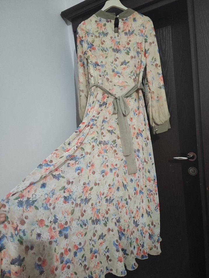 Bej Çiçek Desenli Uzun Şifon Elbise - Görsel 4