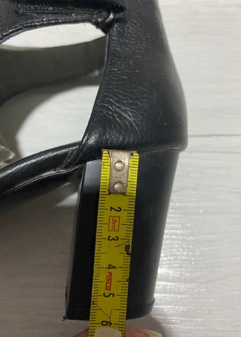 Diğer Kadın Siyah Yılan Desenli Topuklu Ayakkabı