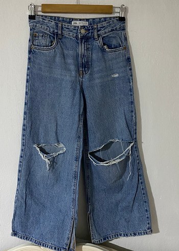 Yırtık Detaylı Geniş Kesim Midi Kot Pantolon