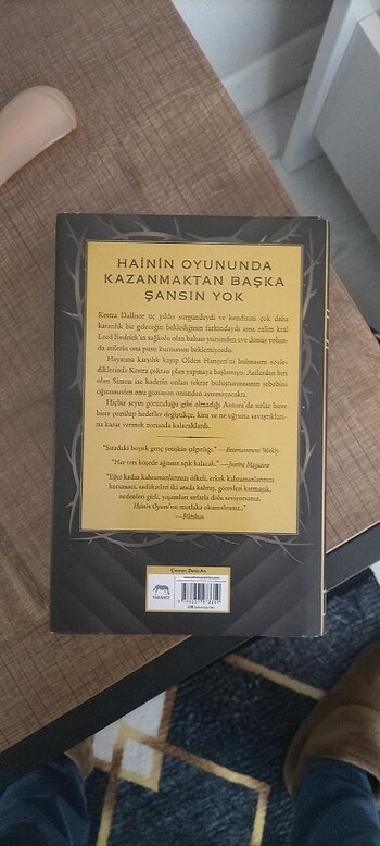  Beden HAİNİN OYUNU JENNİFER A NİELSEN