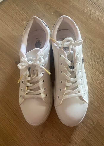 Beyaz Bağcıklı Kadın Sneakers