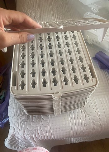 Beyaz ve Gri Makyaj Organizer Kutusu