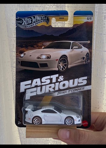 Parlak Beyaz Hot Wheels Oyuncak Araba