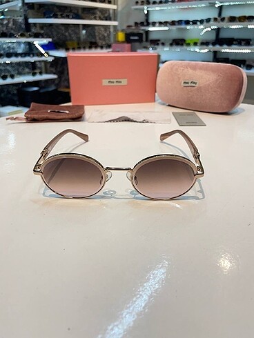 Miu Miu Miu Miu Gozluk