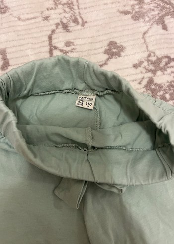 Kız Çocuk Fırfırlı Yeşil  Şort - Görsel 2