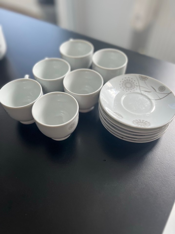 Beyaz ve Gri Desenli 6'lı Fincan ve Tabak Seti - Görsel 2