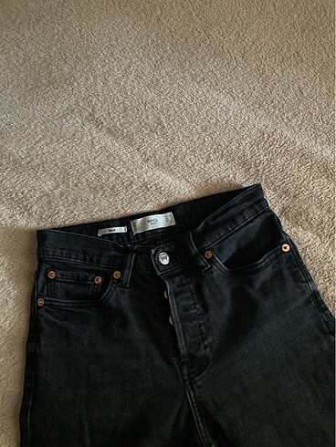 34 Beden siyah Renk mango siyah jean